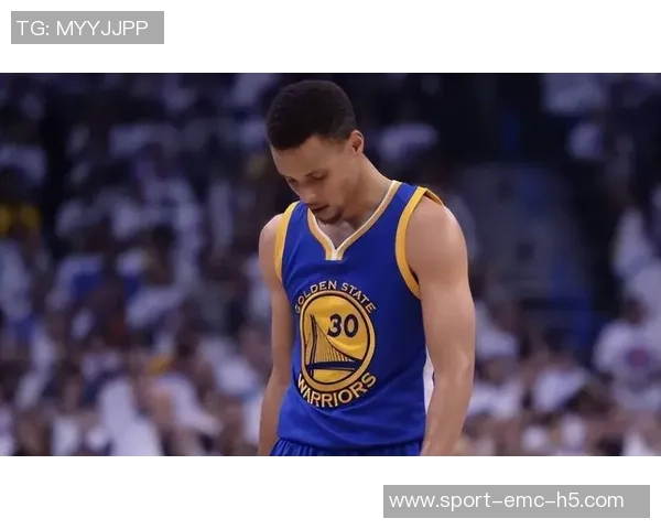 库里表现起伏不定末节失误致球队失利27分6板4助难掩遗憾